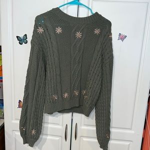 Forever 21 Knit Women’s Chunky Crop Green Sweater w/ flower detailing